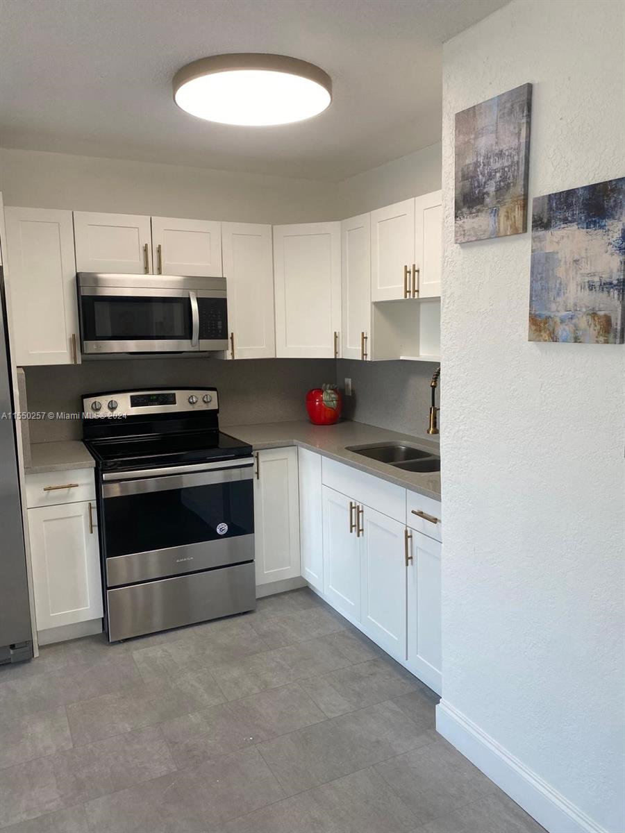 16410 Miami Dr 502, North Miami Beach, Florida 33162, 2 Bedrooms Bedrooms, ,1 BathroomBathrooms,Residential,For Sale,16410 Miami Dr 502,A11550257