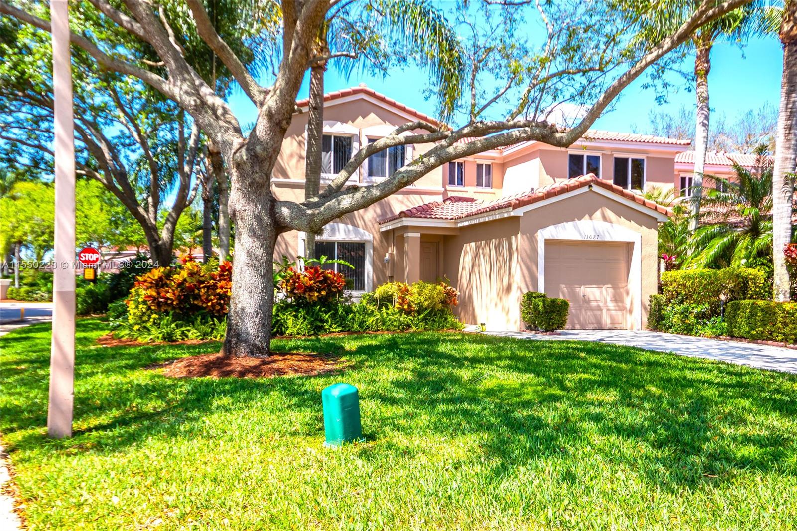 11087 16th Mnr, Davie, FL, 33324 United States, 3 Bedrooms Bedrooms, ,2 BathroomsBathrooms,Residential,For Sale,16th Mnr,A11550228