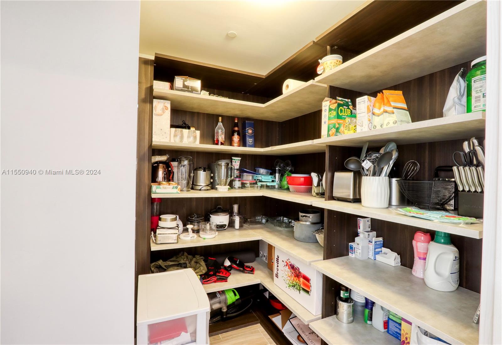 801 Miami Ave, Miami, FL, 33130 United States, 2 Bedrooms Bedrooms, ,2 BathroomsBathrooms,Residential,For Sale,Miami Ave,A11550940