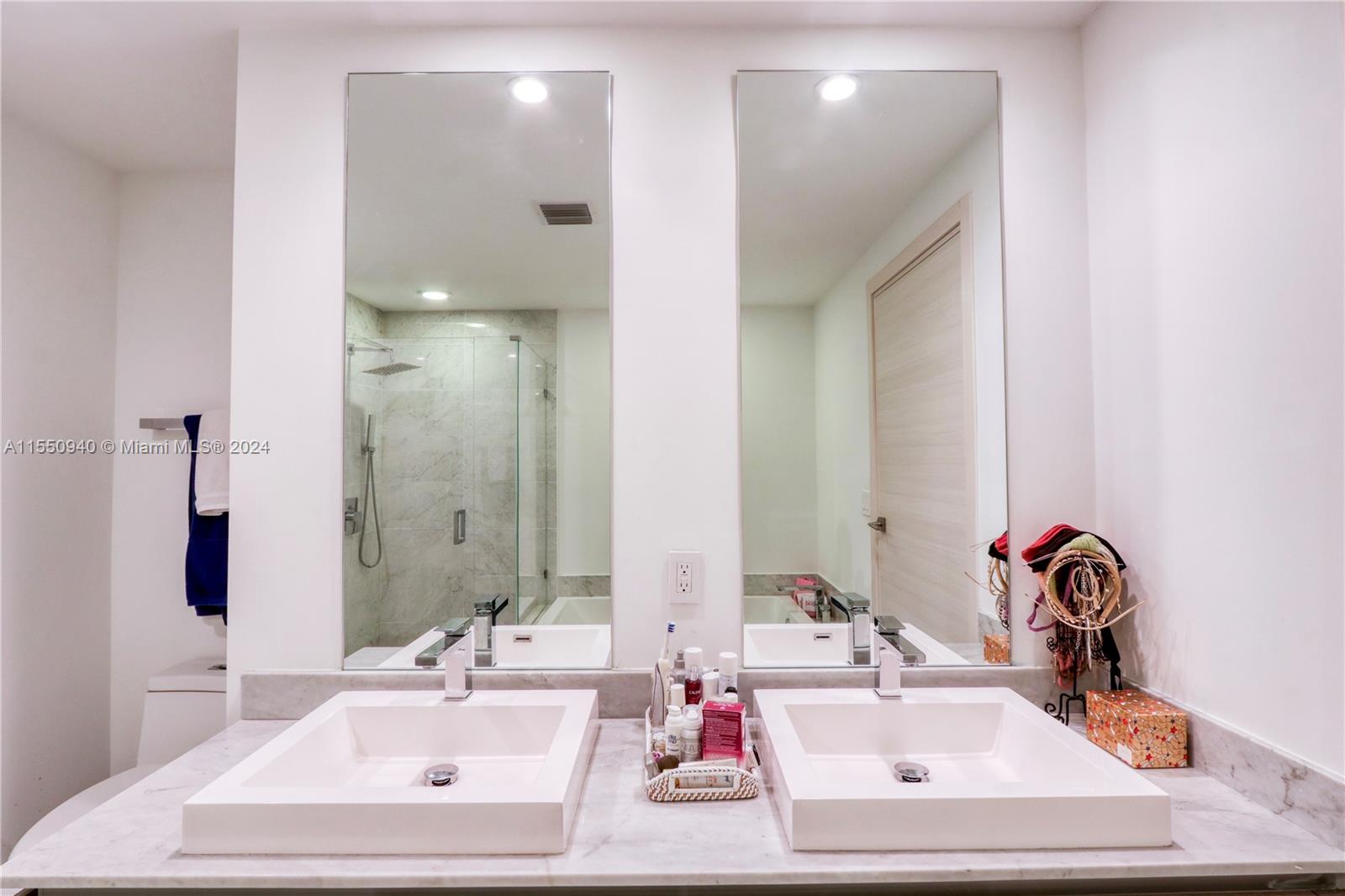801 Miami Ave, Miami, FL, 33130 United States, 2 Bedrooms Bedrooms, ,2 BathroomsBathrooms,Residential,For Sale,Miami Ave,A11550940