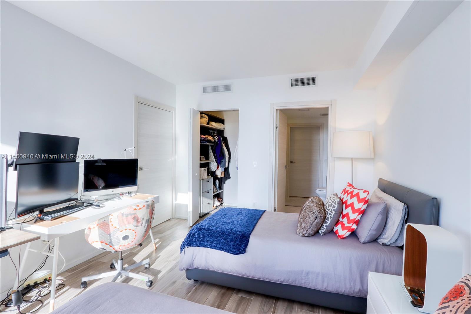 801 Miami Ave, Miami, FL, 33130 United States, 2 Bedrooms Bedrooms, ,2 BathroomsBathrooms,Residential,For Sale,Miami Ave,A11550940
