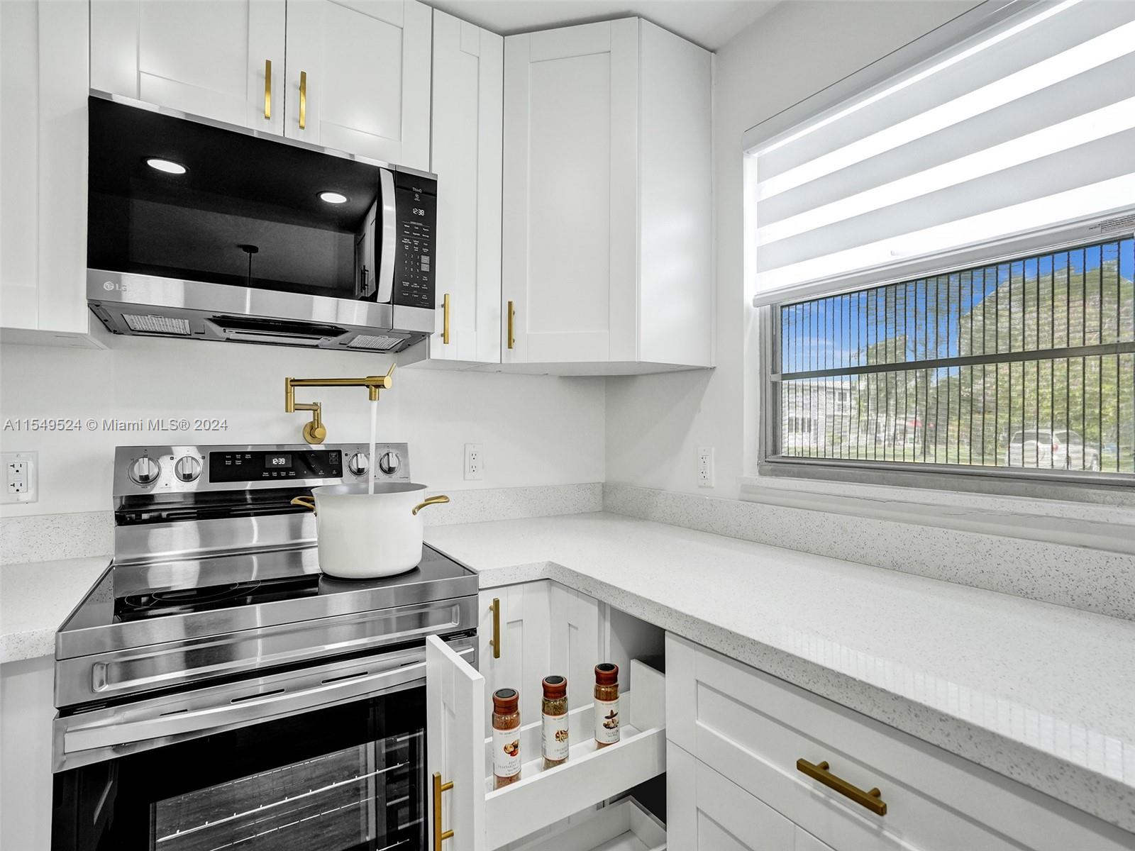 21 Prescott B, Deerfield Beach, FL, 33442 United States, 2 Bedrooms Bedrooms, ,1 BathroomBathrooms,Residential,For Sale,Prescott B,A11549524