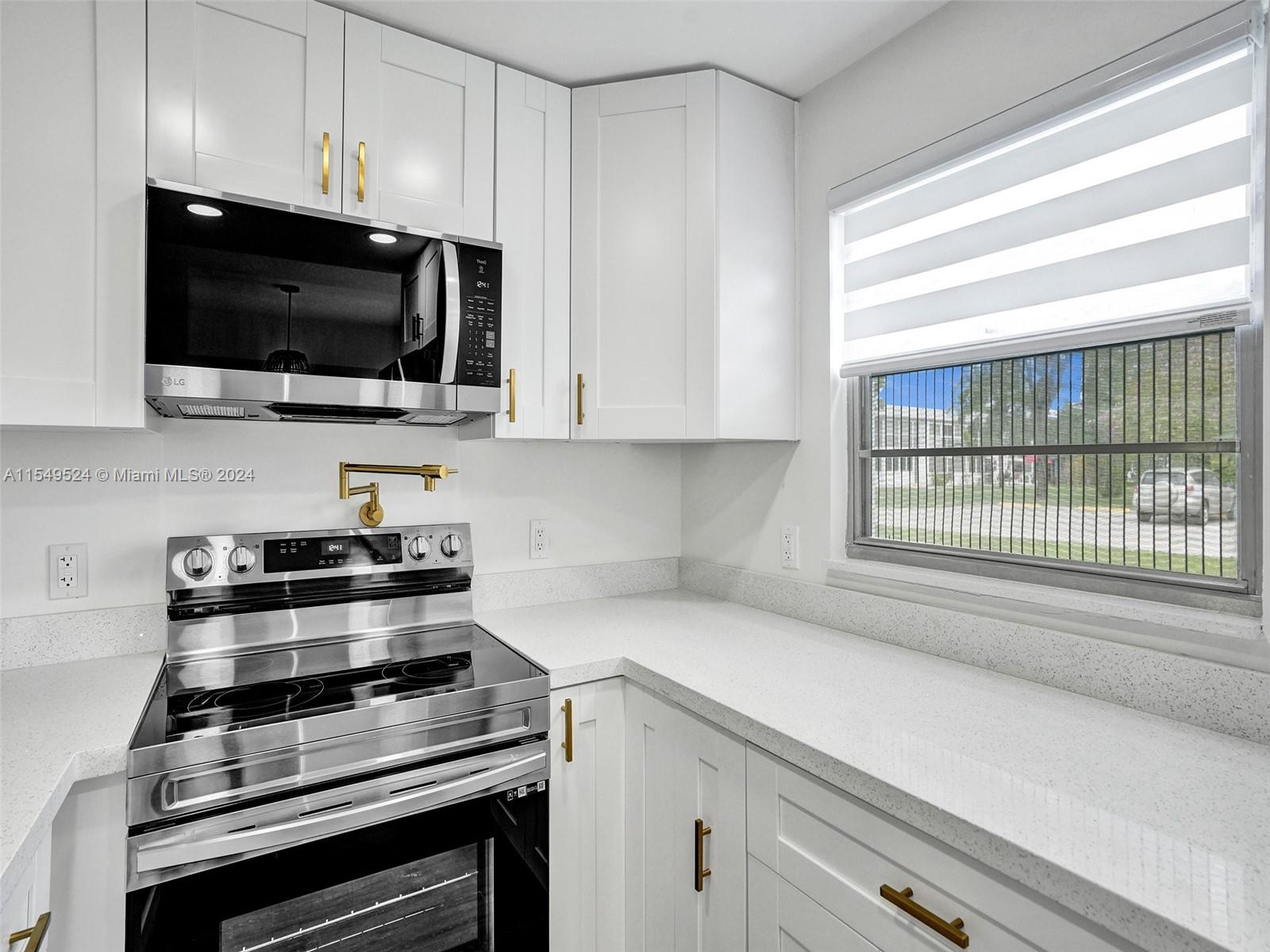 21 Prescott B, Deerfield Beach, FL, 33442 United States, 2 Bedrooms Bedrooms, ,1 BathroomBathrooms,Residential,For Sale,Prescott B,A11549524