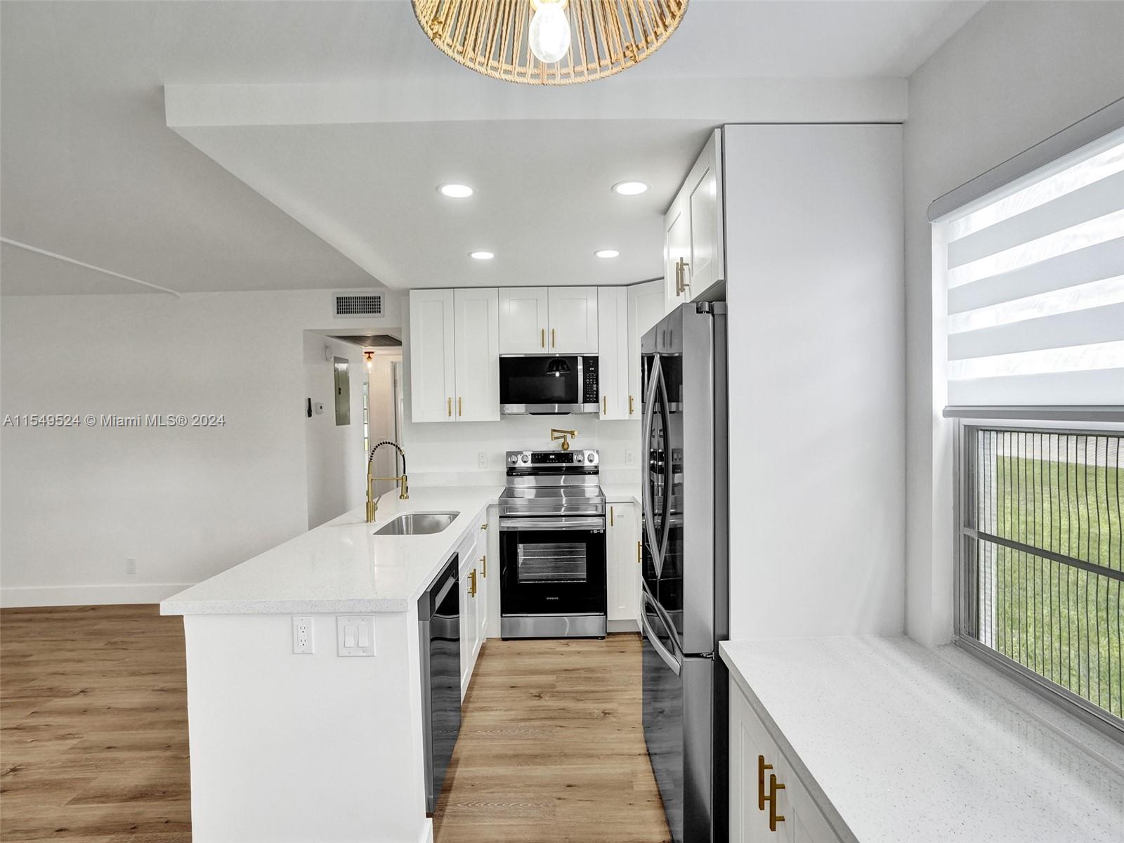 21 Prescott B, Deerfield Beach, FL, 33442 United States, 2 Bedrooms Bedrooms, ,1 BathroomBathrooms,Residential,For Sale,Prescott B,A11549524