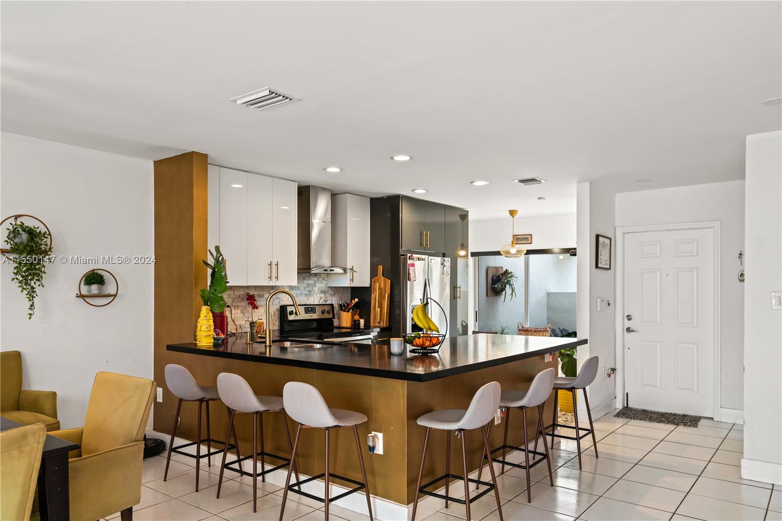 9775 NW 44th Ter 9775, Doral, Florida 33178, 3 Bedrooms Bedrooms, ,2 BathroomsBathrooms,Residential,For Sale,9775 NW 44th Ter 9775,A11550147