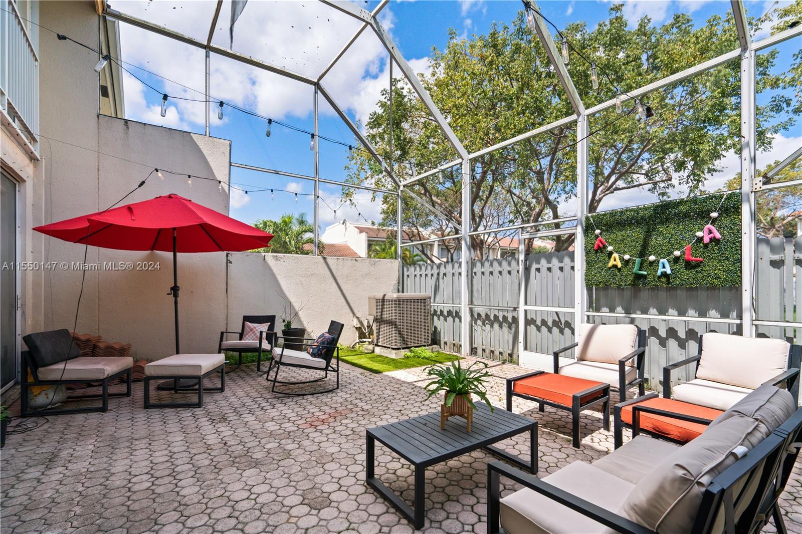 9775 NW 44th Ter 9775, Doral, Florida 33178, 3 Bedrooms Bedrooms, ,2 BathroomsBathrooms,Residential,For Sale,9775 NW 44th Ter 9775,A11550147