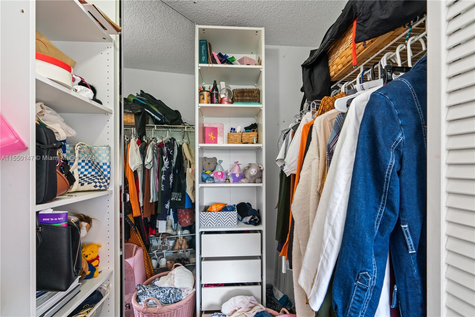 9775 NW 44th Ter 9775, Doral, Florida 33178, 3 Bedrooms Bedrooms, ,2 BathroomsBathrooms,Residential,For Sale,9775 NW 44th Ter 9775,A11550147