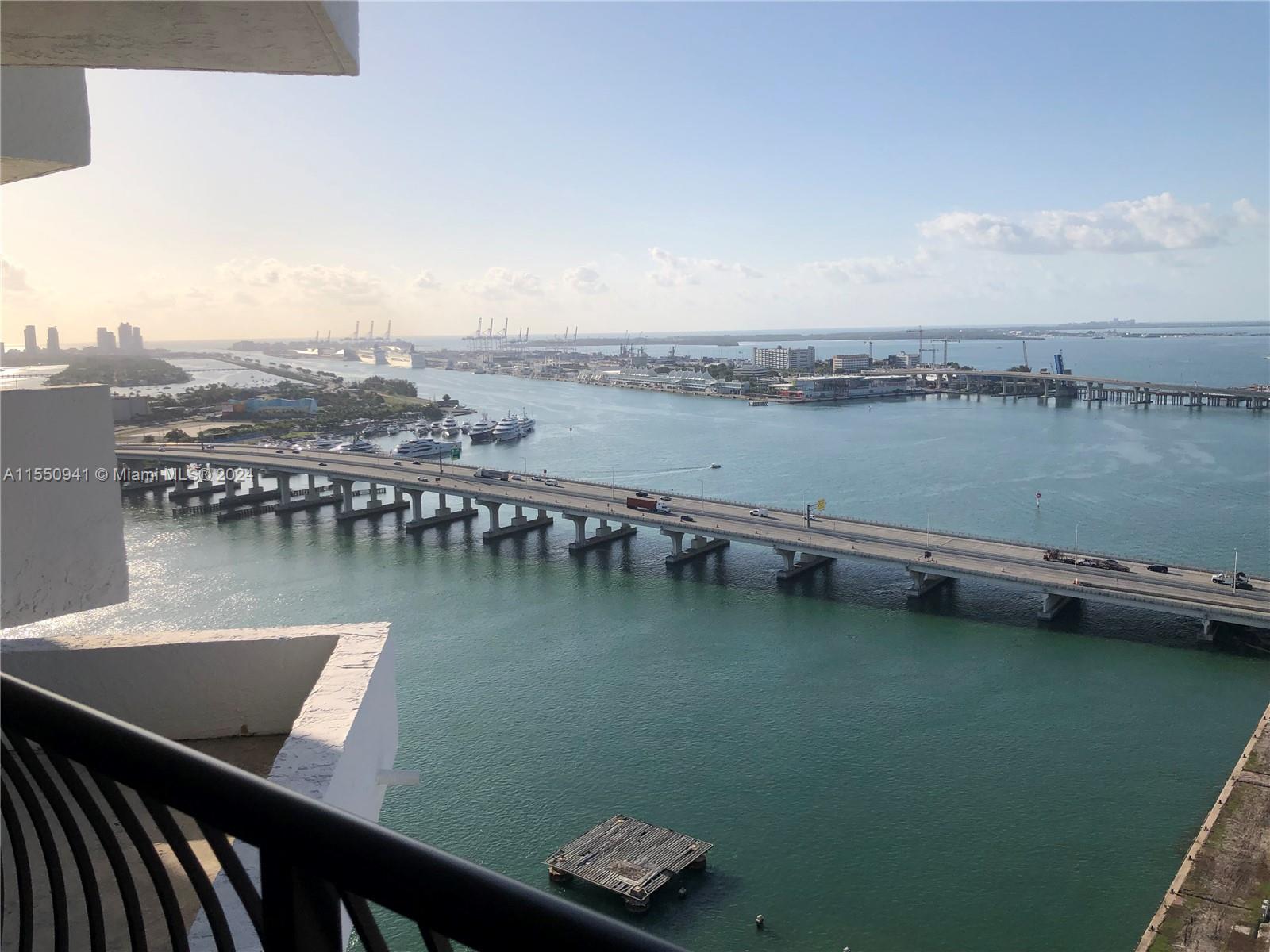 555 NE 15th St 32J, Miami, Florida 33132, 1 Bedroom Bedrooms, ,1 BathroomBathrooms,Residential,For Sale,555 NE 15th St 32J,A11550941