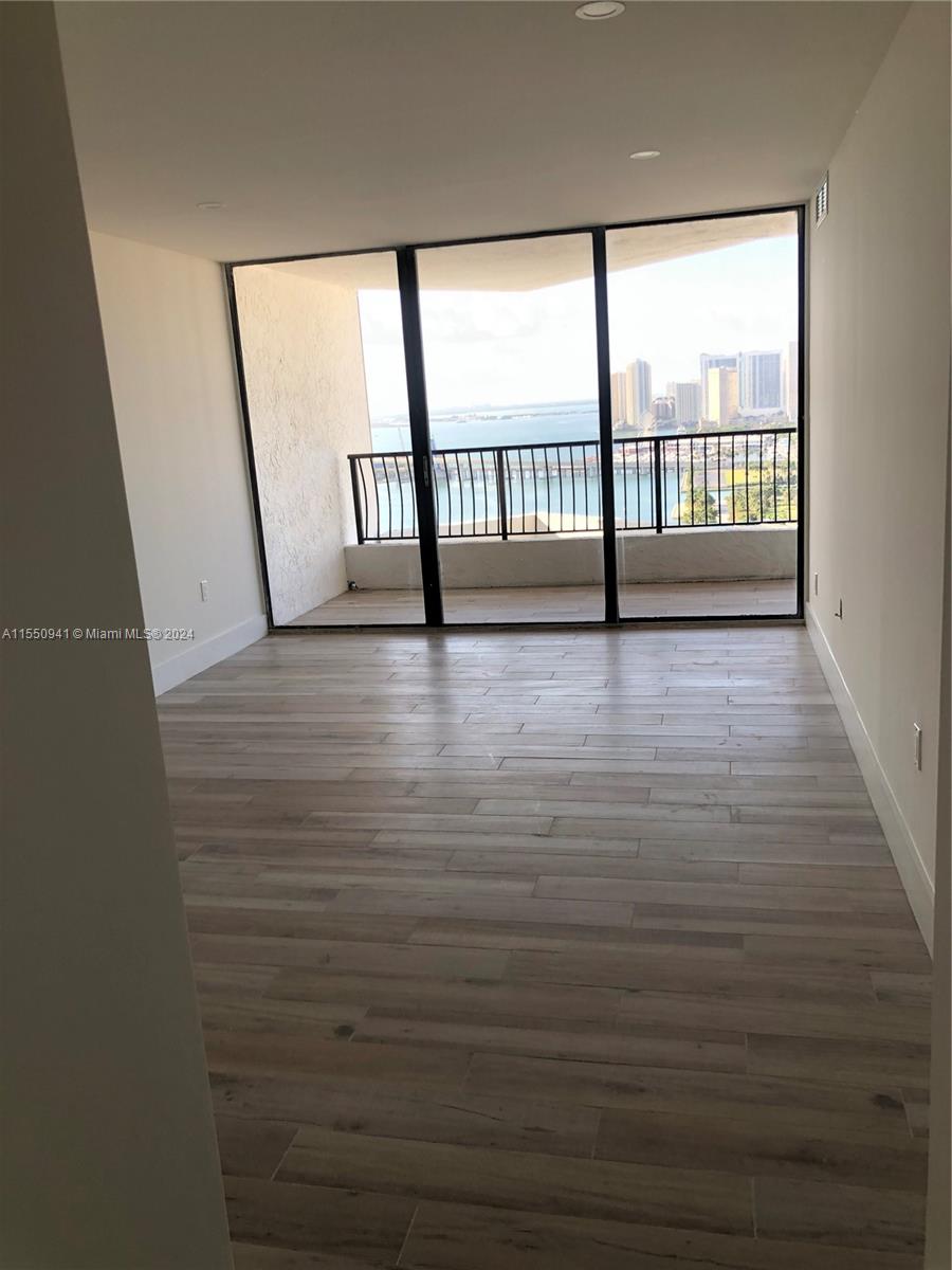 555 15th St, Miami, FL, 33132 United States, 1 Bedroom Bedrooms, ,1 BathroomBathrooms,Residential,For Sale,15th St,A11550941