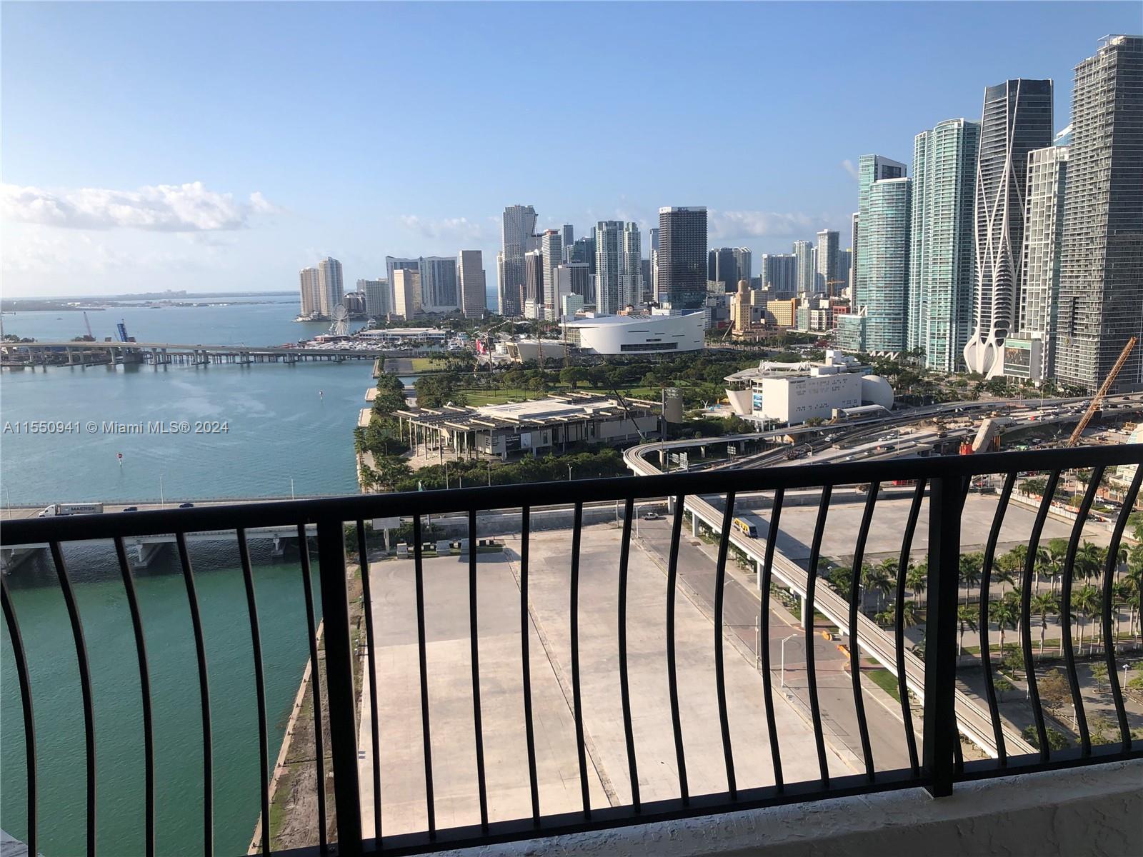 555 NE 15th St 32J, Miami, Florida 33132, 1 Bedroom Bedrooms, ,1 BathroomBathrooms,Residential,For Sale,555 NE 15th St 32J,A11550941