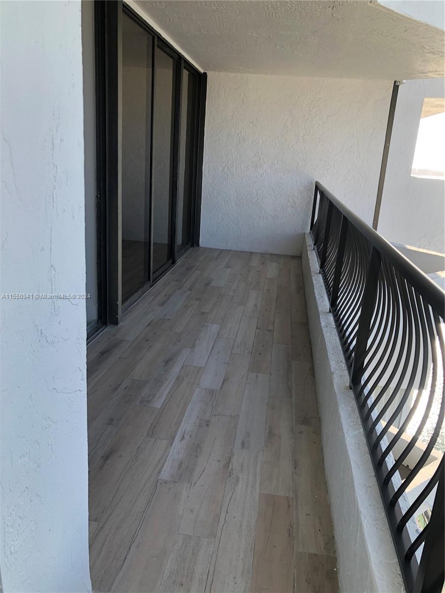 555 NE 15th St 32J, Miami, Florida 33132, 1 Bedroom Bedrooms, ,1 BathroomBathrooms,Residential,For Sale,555 NE 15th St 32J,A11550941