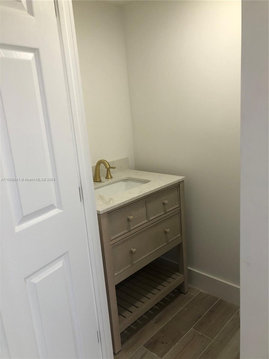 555 15th St, Miami, FL, 33132 United States, 1 Bedroom Bedrooms, ,1 BathroomBathrooms,Residential,For Sale,15th St,A11550941