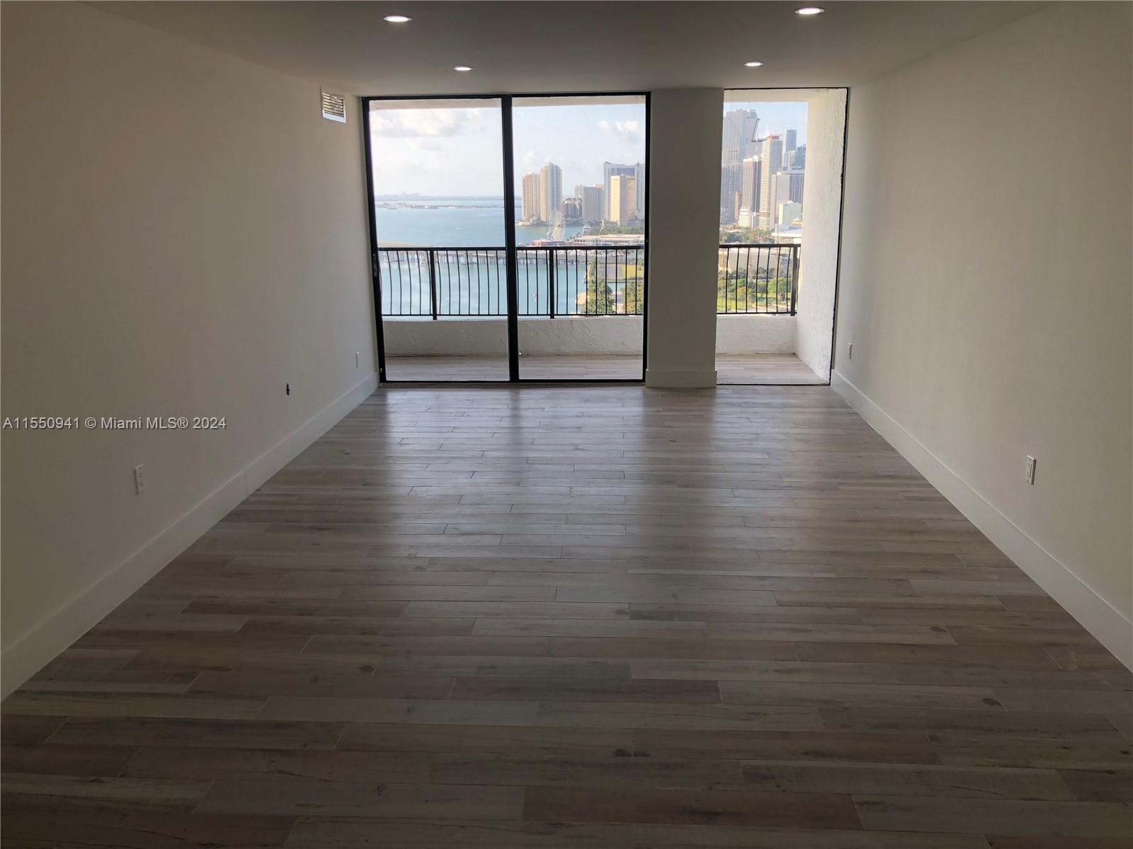 555 NE 15th St 32J, Miami, Florida 33132, 1 Bedroom Bedrooms, ,1 BathroomBathrooms,Residential,For Sale,555 NE 15th St 32J,A11550941