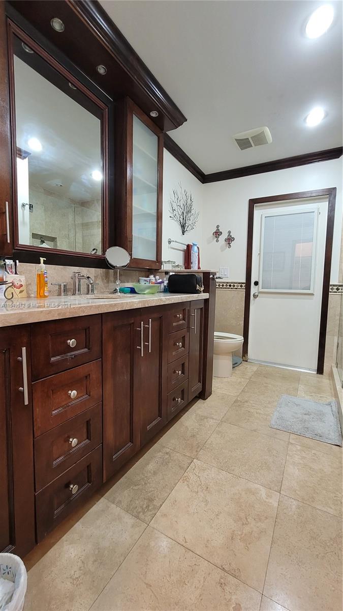 Miami, FL, 33187 United States, 4 Bedrooms Bedrooms, ,2 BathroomsBathrooms,Residential,For Sale,A11549512