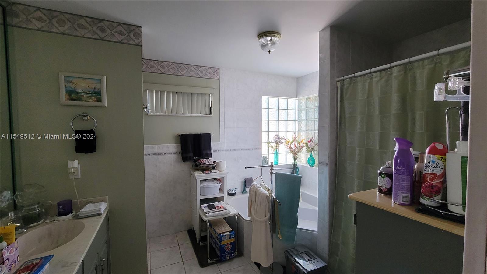 Miami, FL, 33187 United States, 4 Bedrooms Bedrooms, ,2 BathroomsBathrooms,Residential,For Sale,A11549512