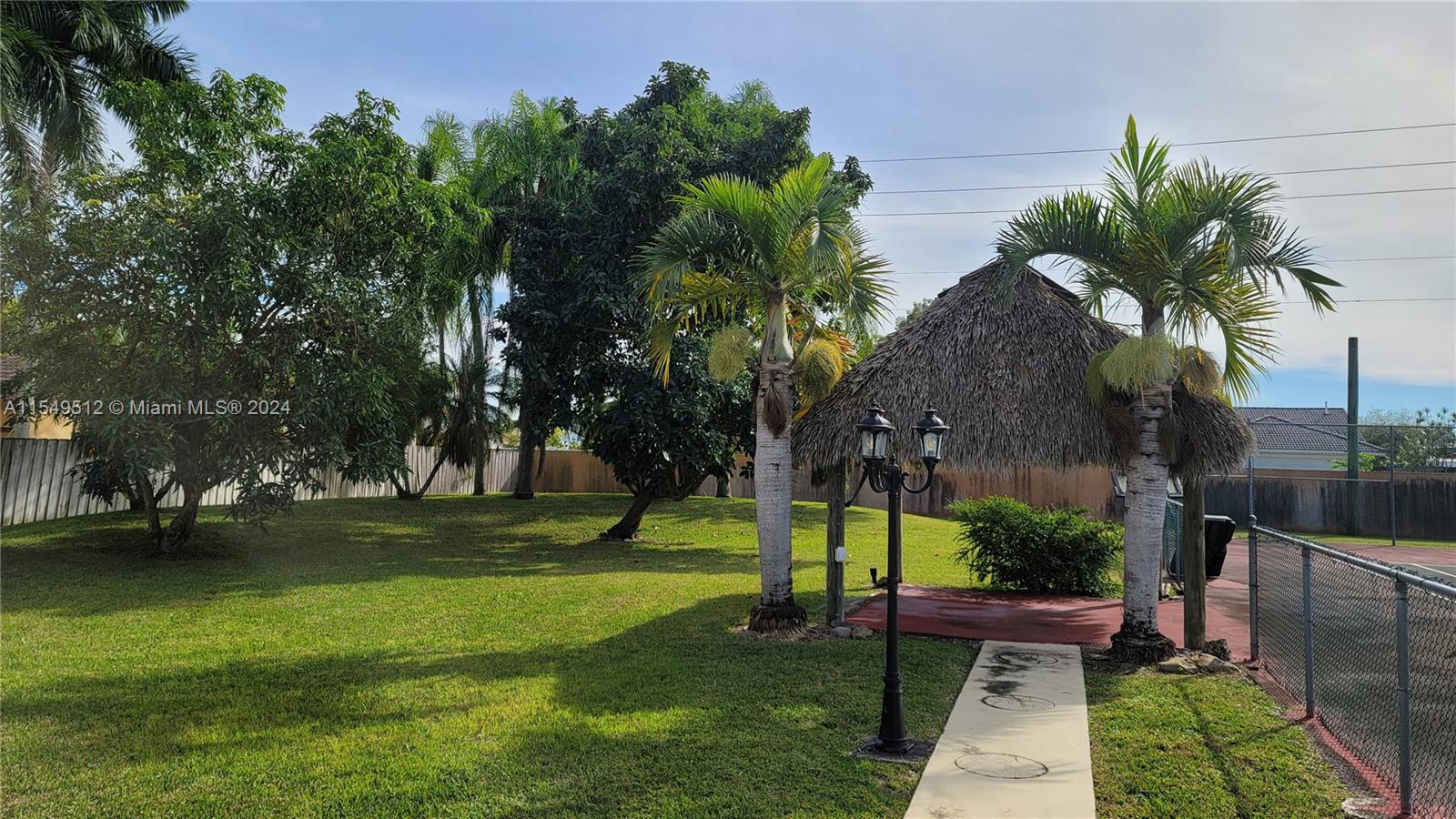 Miami, FL, 33187 United States, 4 Bedrooms Bedrooms, ,2 BathroomsBathrooms,Residential,For Sale,A11549512