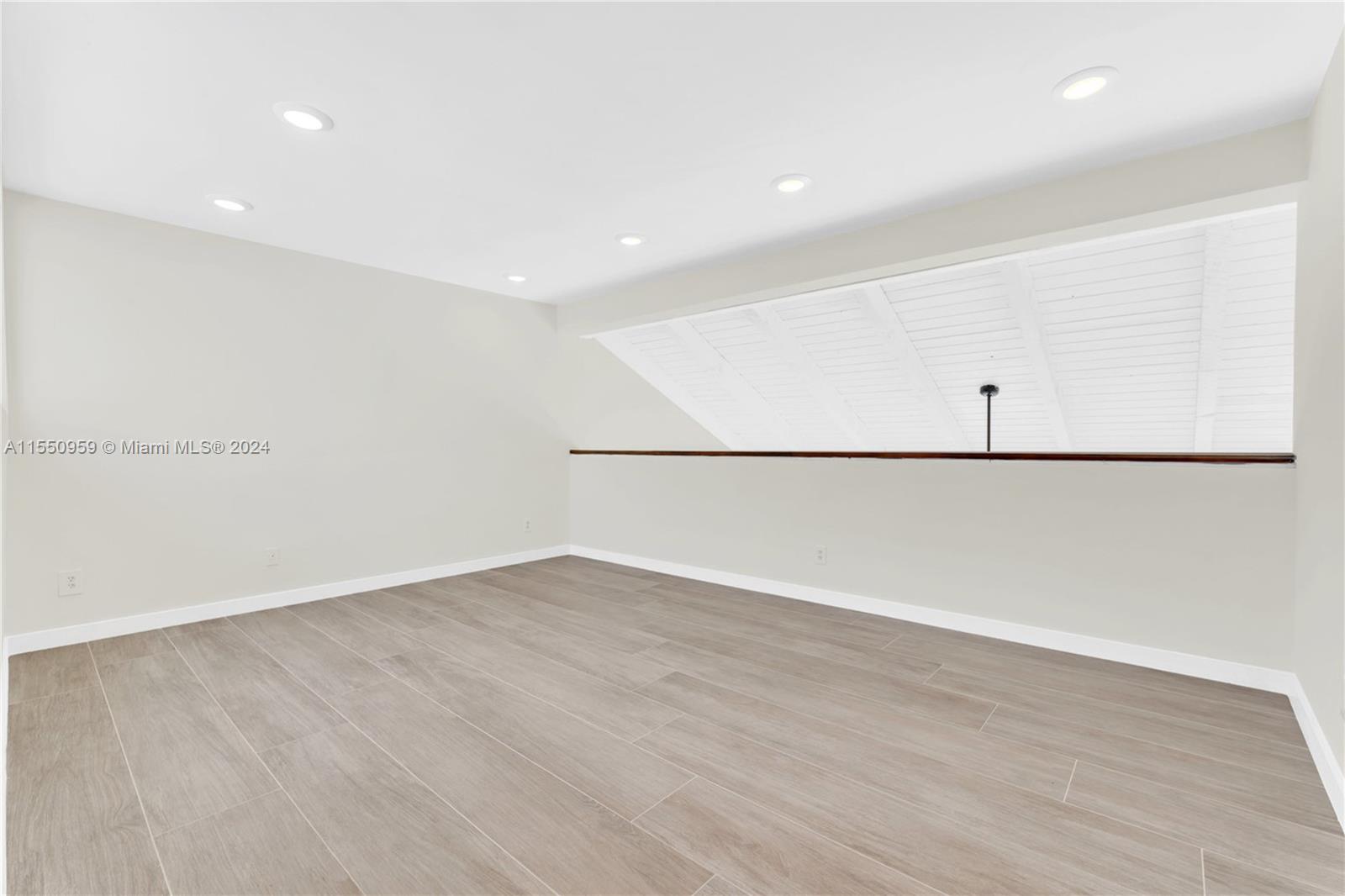 1072 131st Pl Ct, Miami, FL, 33184 United States, 3 Bedrooms Bedrooms, ,3 BathroomsBathrooms,Residential,For Sale,131st Pl Ct,A11550959
