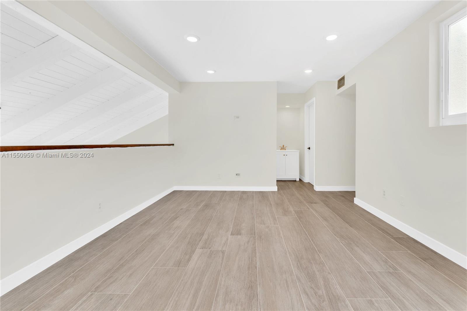 1072 131st Pl Ct, Miami, FL, 33184 United States, 3 Bedrooms Bedrooms, ,3 BathroomsBathrooms,Residential,For Sale,131st Pl Ct,A11550959