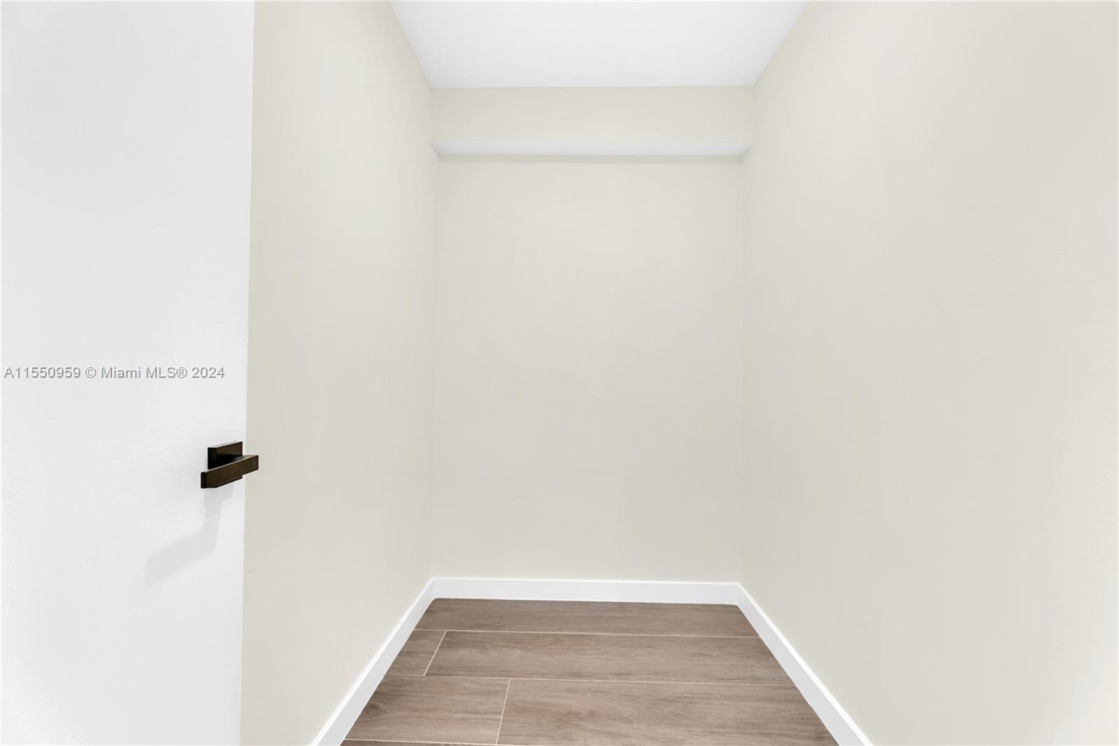 Walkin Master Closet