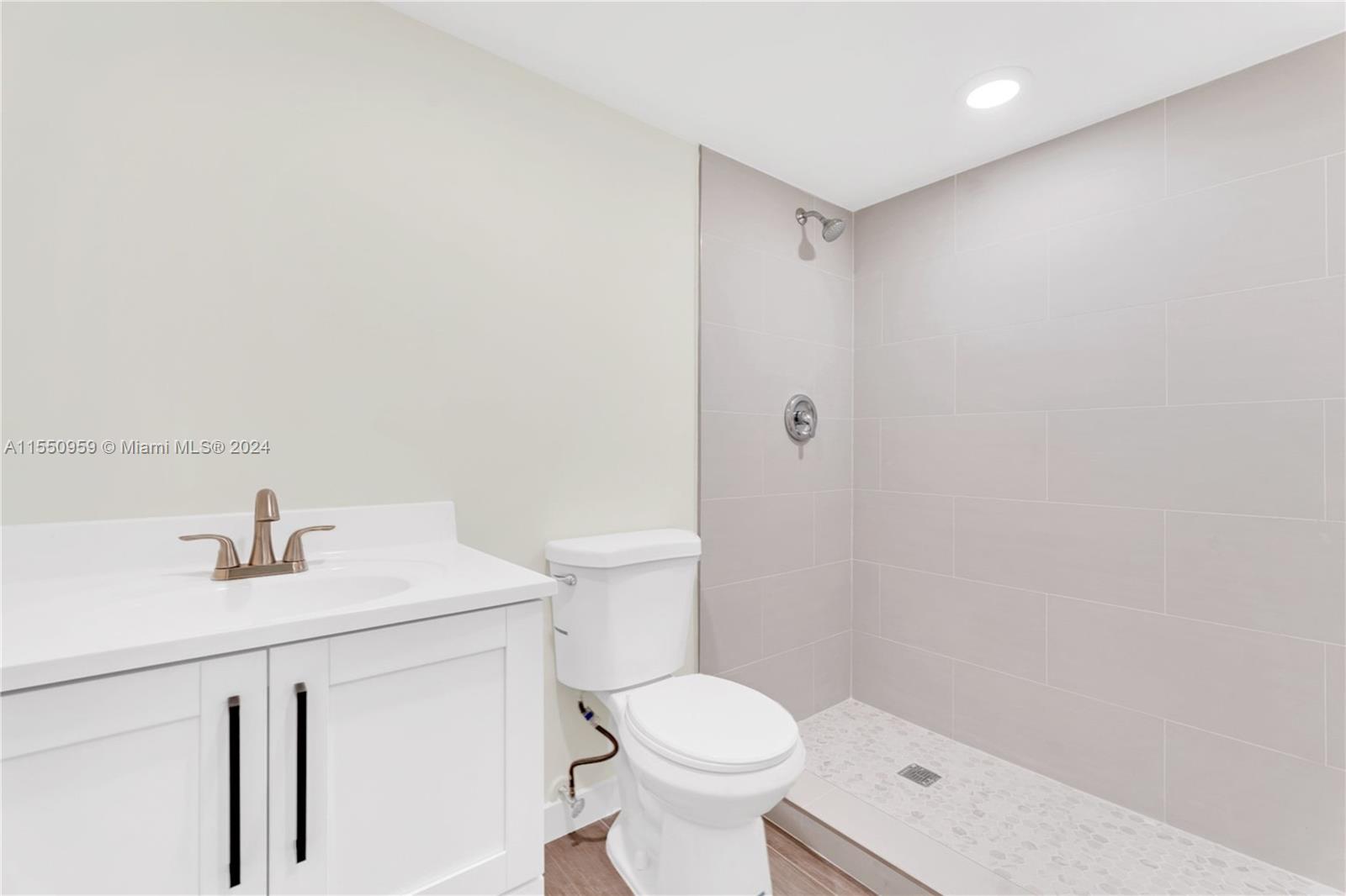1072 131st Pl Ct, Miami, FL, 33184 United States, 3 Bedrooms Bedrooms, ,3 BathroomsBathrooms,Residential,For Sale,131st Pl Ct,A11550959