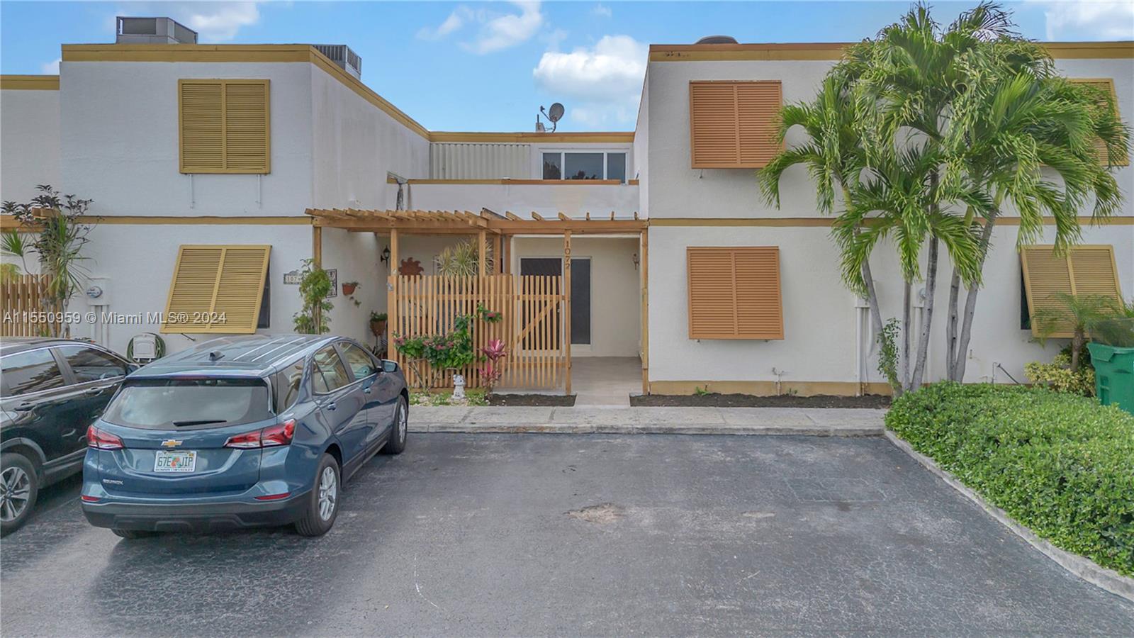 1072 131st Pl Ct, Miami, FL, 33184 United States, 3 Bedrooms Bedrooms, ,3 BathroomsBathrooms,Residential,For Sale,131st Pl Ct,A11550959