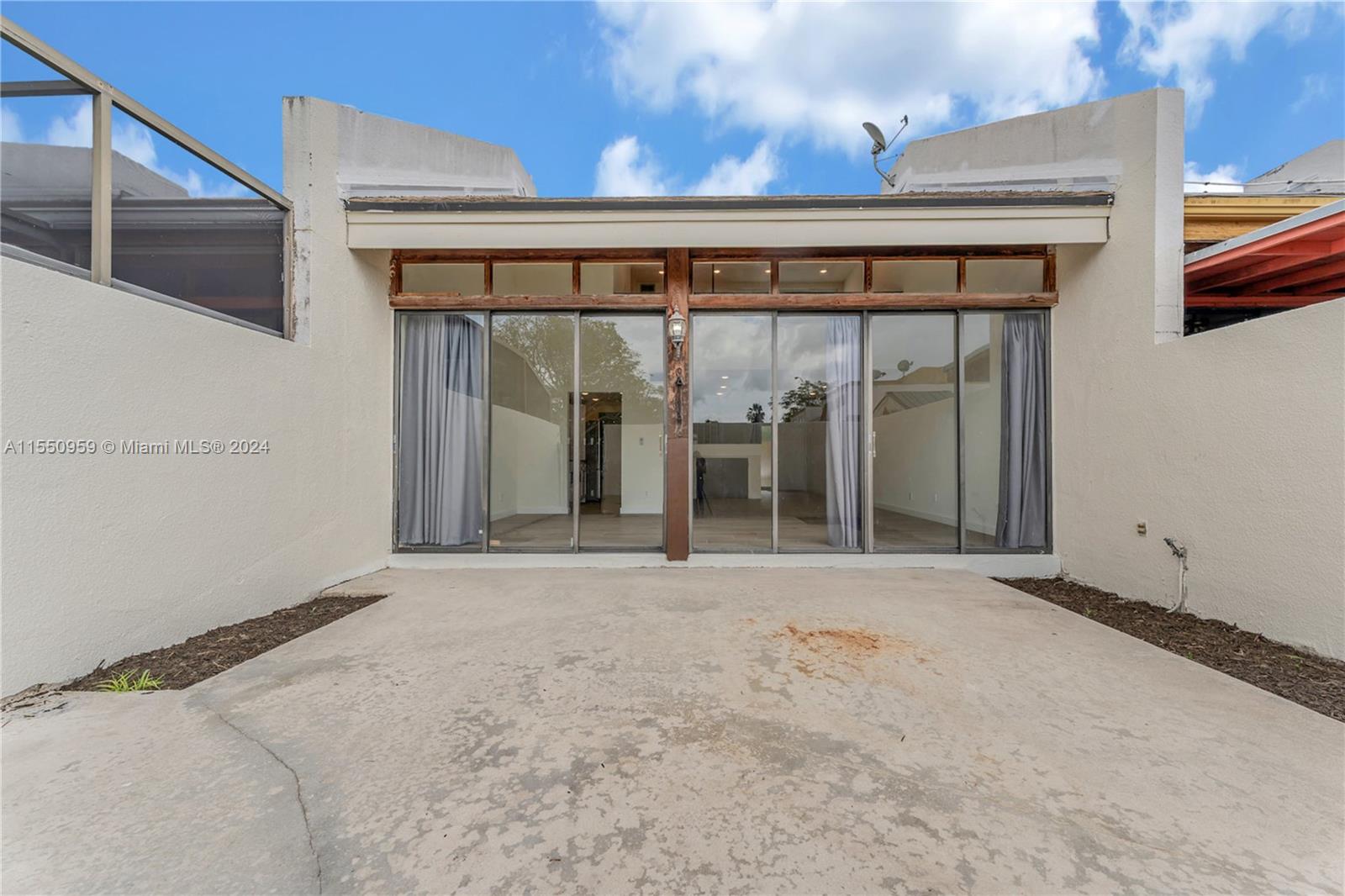 1072 131st Pl Ct, Miami, FL, 33184 United States, 3 Bedrooms Bedrooms, ,3 BathroomsBathrooms,Residential,For Sale,131st Pl Ct,A11550959