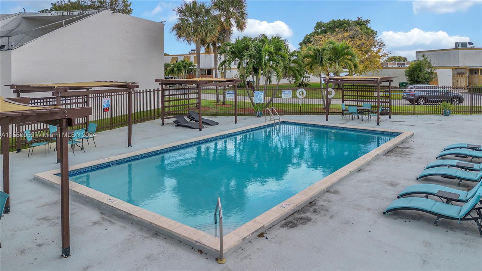 1072 131st Pl Ct, Miami, FL, 33184 United States, 3 Bedrooms Bedrooms, ,3 BathroomsBathrooms,Residential,For Sale,131st Pl Ct,A11550959