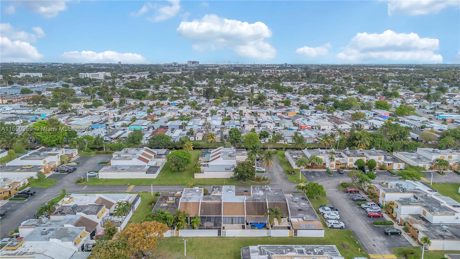 1072 131st Pl Ct, Miami, FL, 33184 United States, 3 Bedrooms Bedrooms, ,3 BathroomsBathrooms,Residential,For Sale,131st Pl Ct,A11550959