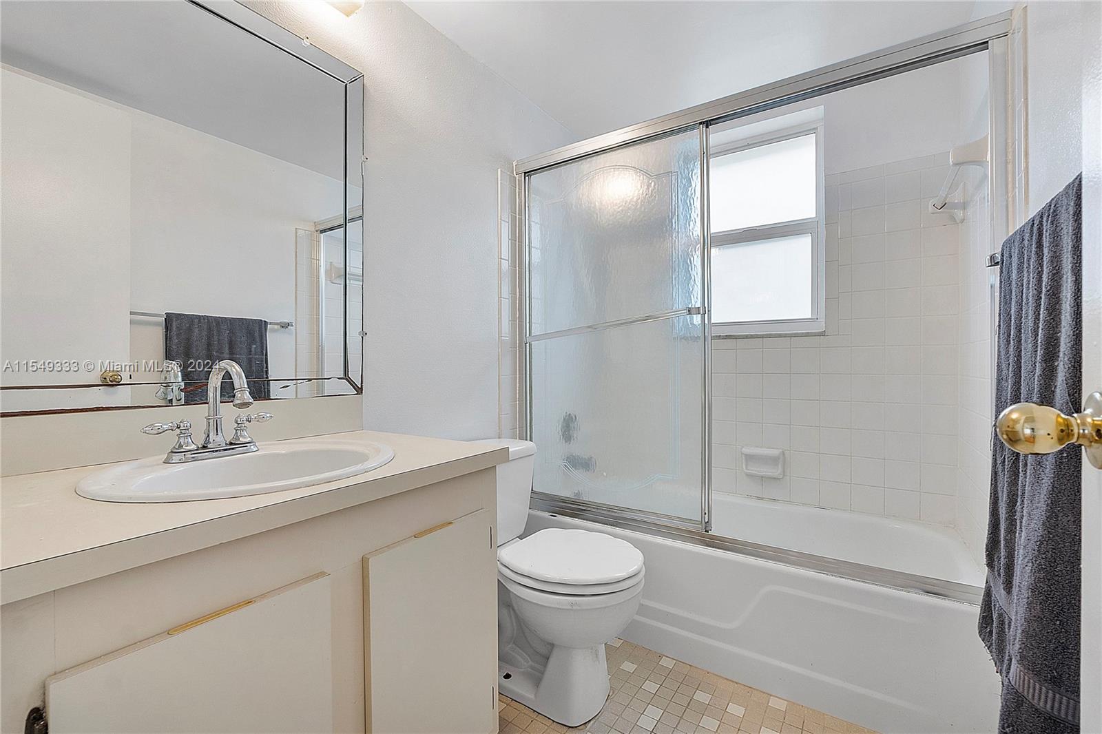 5256 6th Ave, Oakland Park, FL, 33334 United States, 3 Bedrooms Bedrooms, ,2 BathroomsBathrooms,Residential,For Sale,6th Ave,A11549333