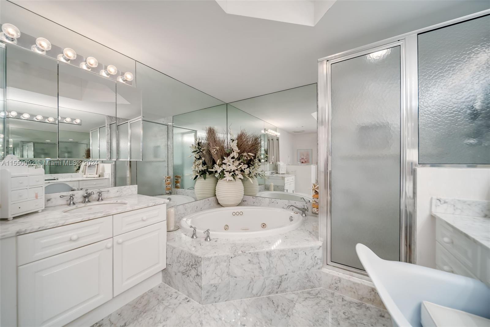 6001 N Ocean Dr 702, Hollywood, Florida 33019, 3 Bedrooms Bedrooms, ,3 BathroomsBathrooms,Residential,For Sale,6001 N Ocean Dr 702,A11550992