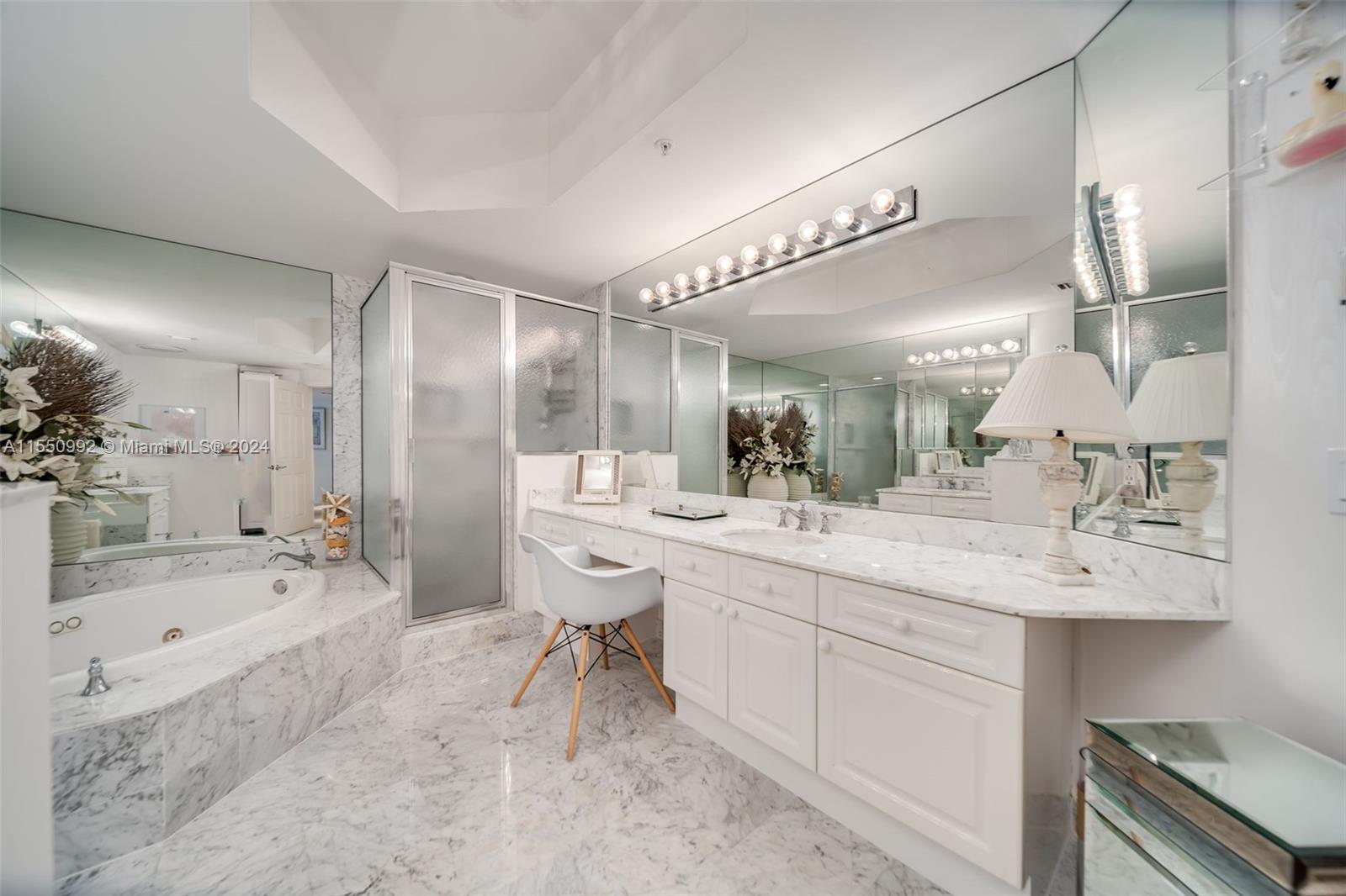 6001 N Ocean Dr 702, Hollywood, Florida 33019, 3 Bedrooms Bedrooms, ,3 BathroomsBathrooms,Residential,For Sale,6001 N Ocean Dr 702,A11550992