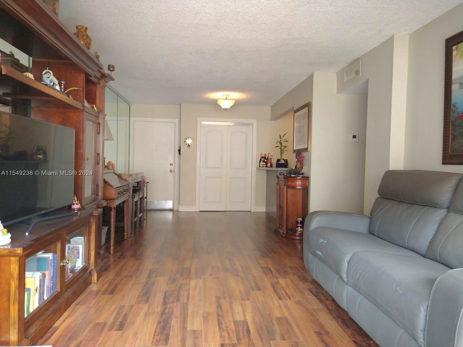 8893 Fontainebleau Blvd, Miami, FL, 33172 United States, 2 Bedrooms Bedrooms, ,2 BathroomsBathrooms,Residential,For Sale,Fontainebleau Blvd,A11549238