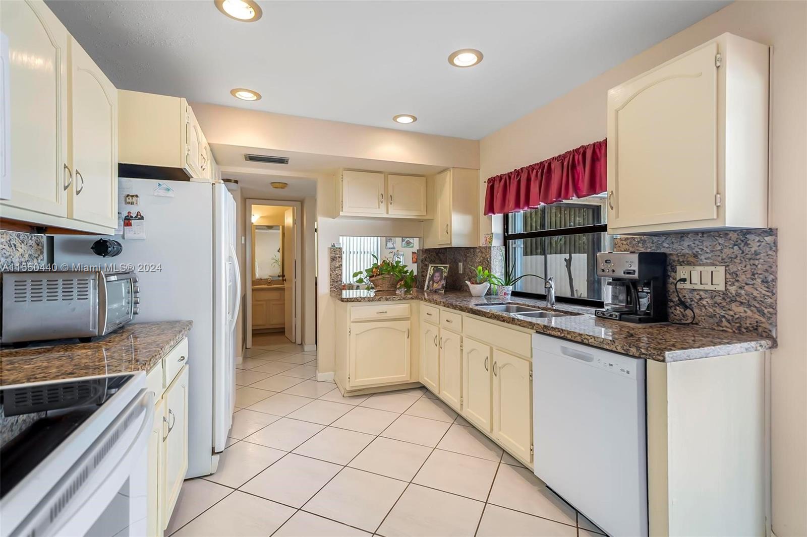 2880 Evergreen Way, Cooper City, FL, 33026 United States, 3 Bedrooms Bedrooms, ,2 BathroomsBathrooms,Residential,For Sale,Evergreen Way,A11550440