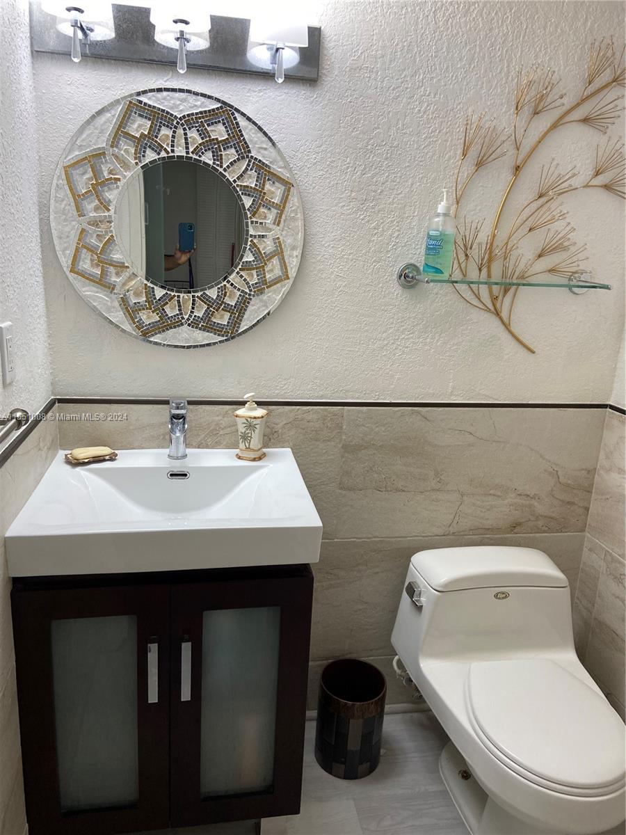 17021 N Bay Rd 627, Sunny Isles Beach, Florida 33160, 1 Bedroom Bedrooms, ,1 BathroomBathrooms,Residential,For Sale,17021 N Bay Rd 627,A11551008