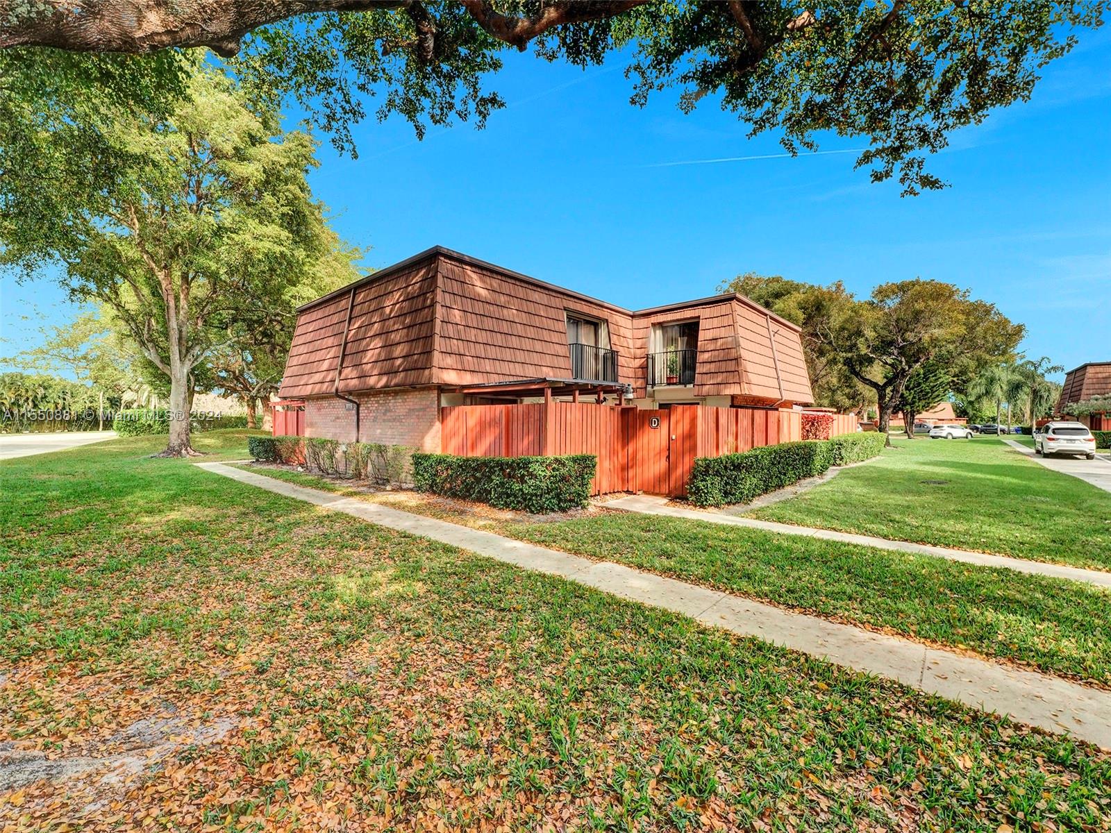 9119 19th Ct, Davie, FL, 33324 United States, 2 Bedrooms Bedrooms, ,2 BathroomsBathrooms,Residential,For Sale,19th Ct,A11550881