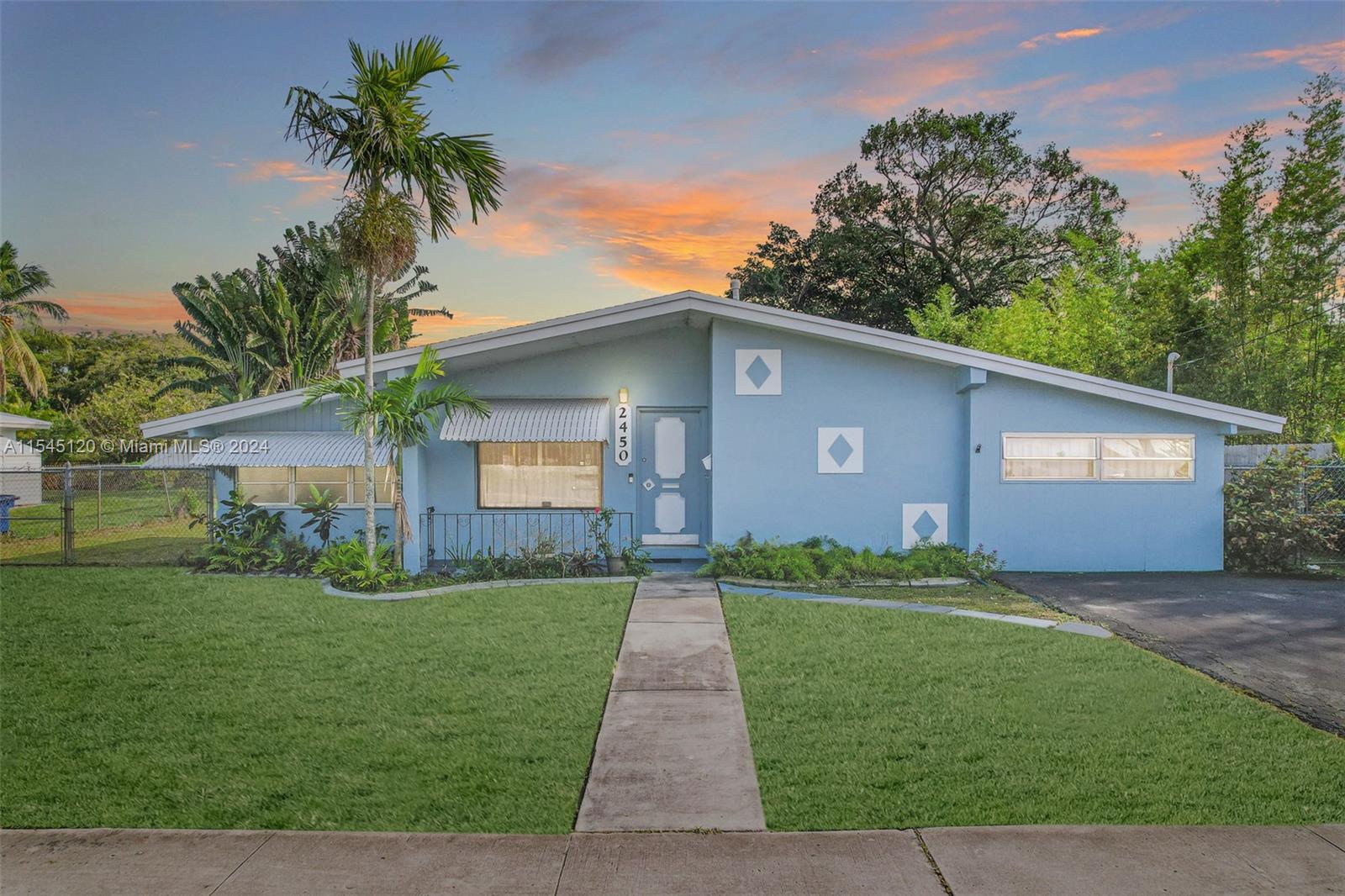 2450 209th Ter, Miami, FL, 33180 United States, 3 Bedrooms Bedrooms, ,2 BathroomsBathrooms,Residential,For Sale,209th Ter,A11545120