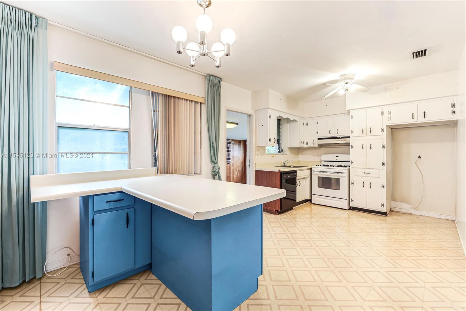 2450 209th Ter, Miami, FL, 33180 United States, 3 Bedrooms Bedrooms, ,2 BathroomsBathrooms,Residential,For Sale,209th Ter,A11545120