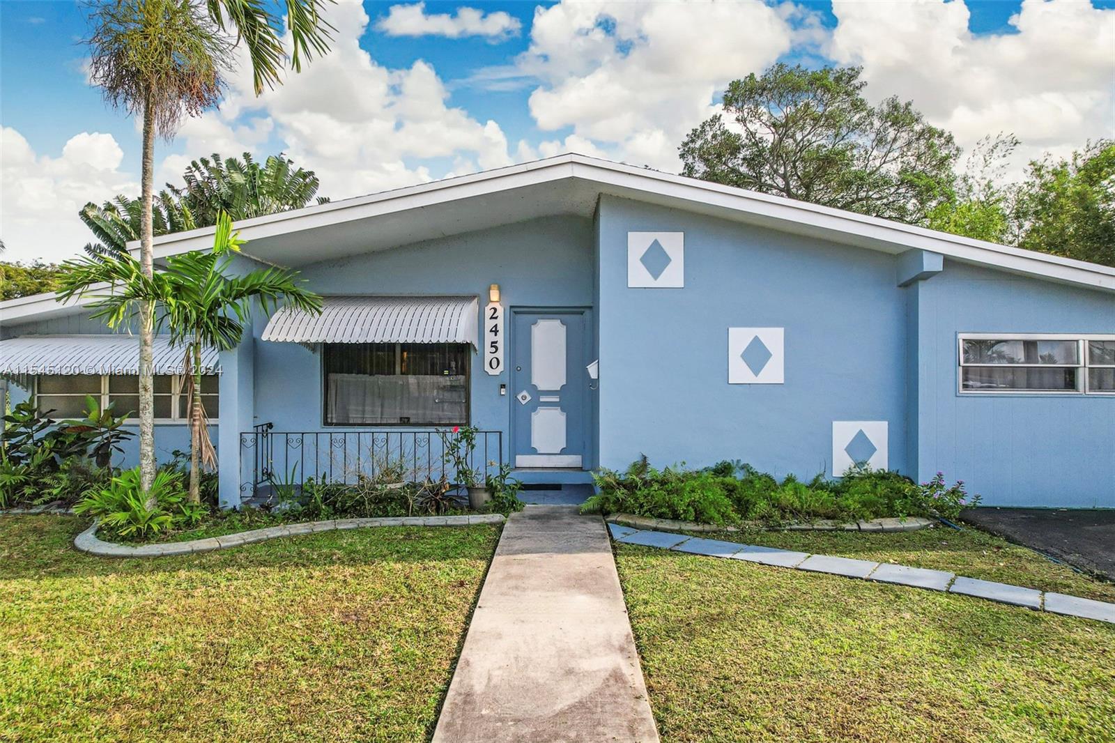 2450 209th Ter, Miami, FL, 33180 United States, 3 Bedrooms Bedrooms, ,2 BathroomsBathrooms,Residential,For Sale,209th Ter,A11545120