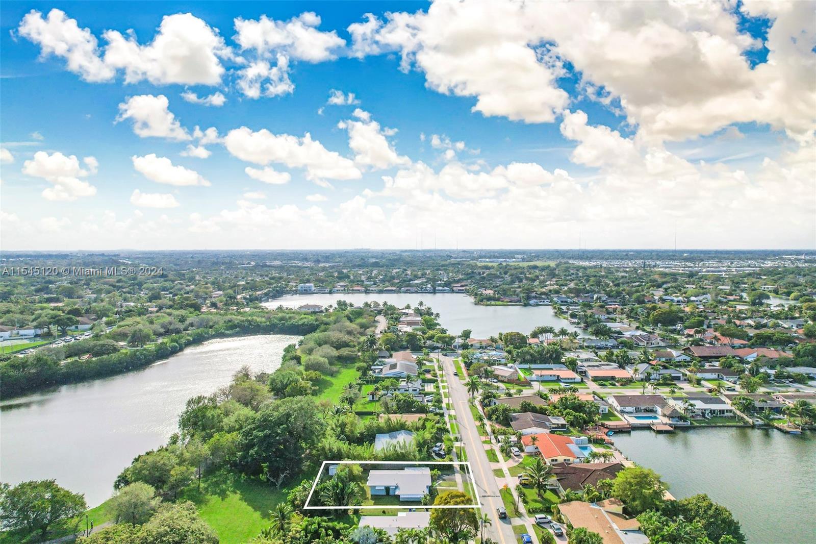 2450 209th Ter, Miami, FL, 33180 United States, 3 Bedrooms Bedrooms, ,2 BathroomsBathrooms,Residential,For Sale,209th Ter,A11545120
