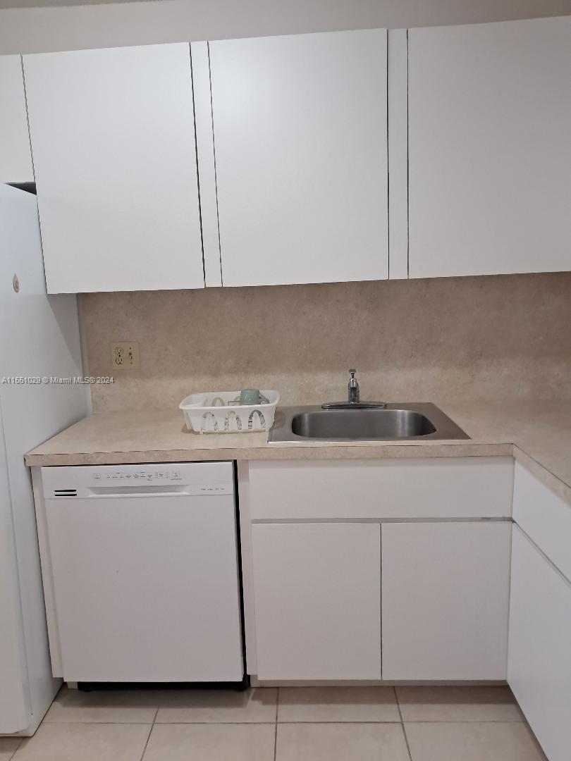 300 Berkley Rd, Hollywood, FL, 33024 United States, 1 Bedroom Bedrooms, ,1 BathroomBathrooms,Residential,For Sale,Berkley Rd,A11551029