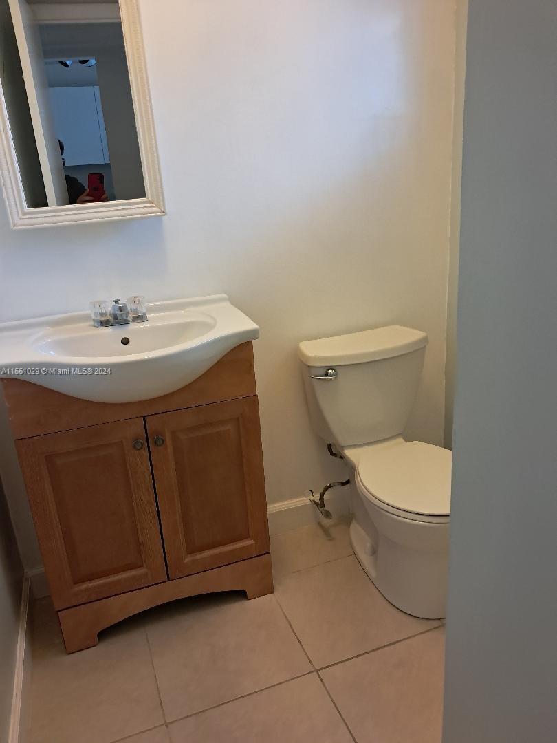 300 Berkley Rd, Hollywood, FL, 33024 United States, 1 Bedroom Bedrooms, ,1 BathroomBathrooms,Residential,For Sale,Berkley Rd,A11551029
