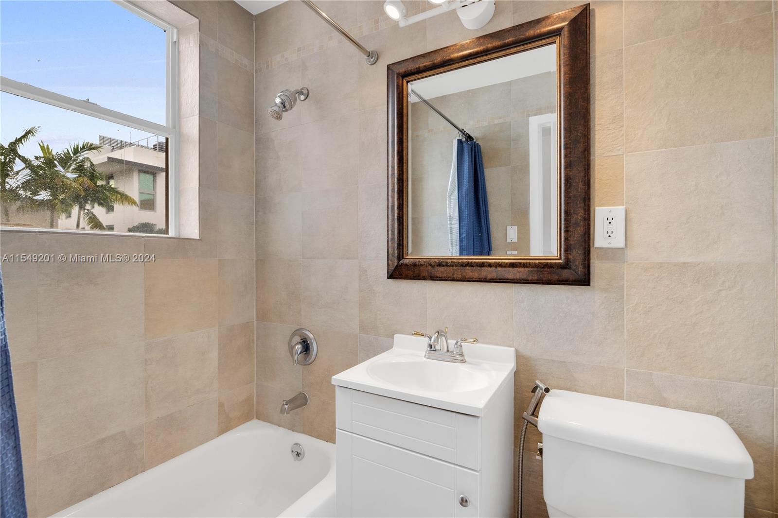 642 Michigan Ave 11, Miami Beach, Florida 33139, 1 Bedroom Bedrooms, ,1 BathroomBathrooms,Residential,For Sale,642 Michigan Ave 11,A11549201