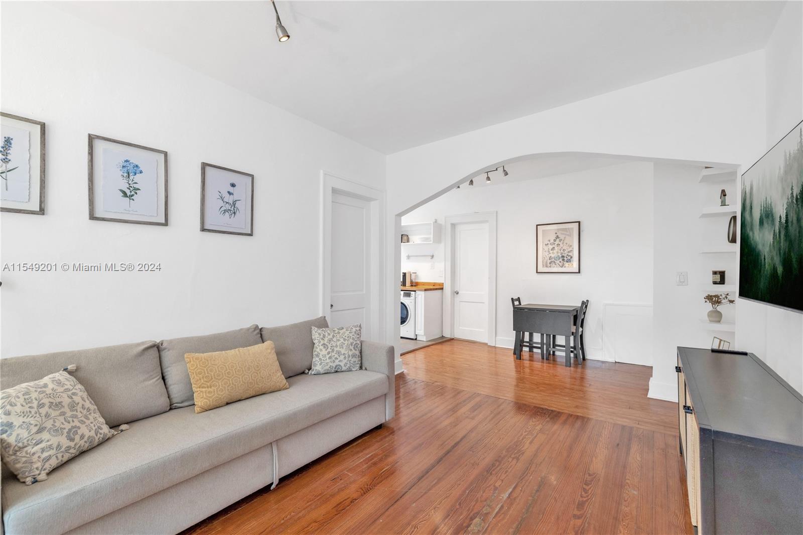 642 Michigan Ave 11, Miami Beach, Florida 33139, 1 Bedroom Bedrooms, ,1 BathroomBathrooms,Residential,For Sale,642 Michigan Ave 11,A11549201