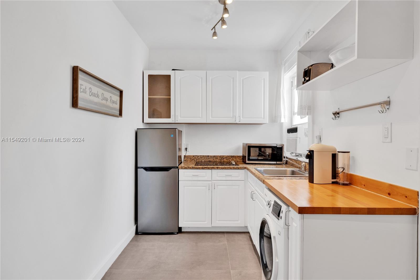 642 Michigan Ave 11, Miami Beach, Florida 33139, 1 Bedroom Bedrooms, ,1 BathroomBathrooms,Residential,For Sale,642 Michigan Ave 11,A11549201