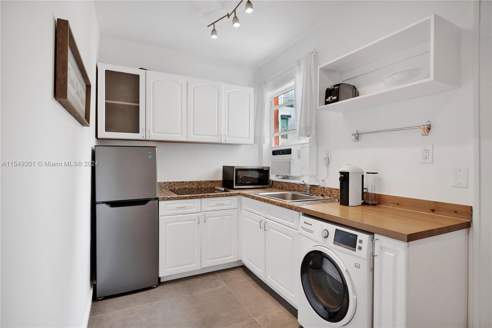 642 Michigan Ave 11, Miami Beach, Florida 33139, 1 Bedroom Bedrooms, ,1 BathroomBathrooms,Residential,For Sale,642 Michigan Ave 11,A11549201
