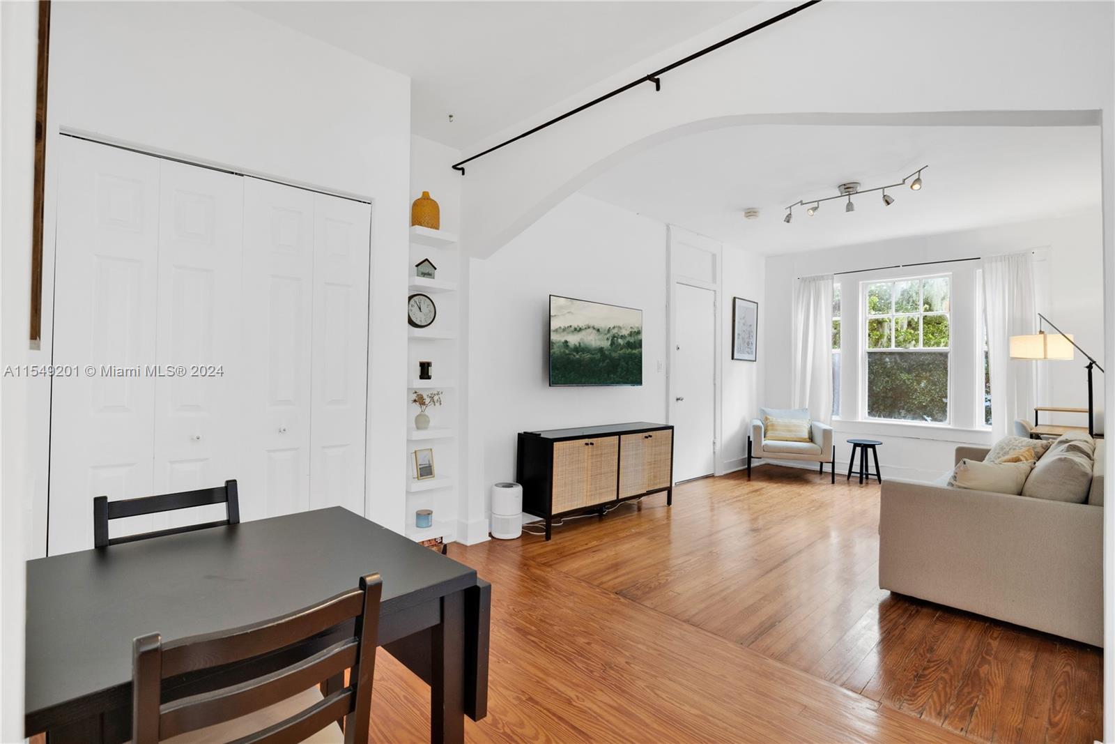 642 Michigan Ave 11, Miami Beach, Florida 33139, 1 Bedroom Bedrooms, ,1 BathroomBathrooms,Residential,For Sale,642 Michigan Ave 11,A11549201