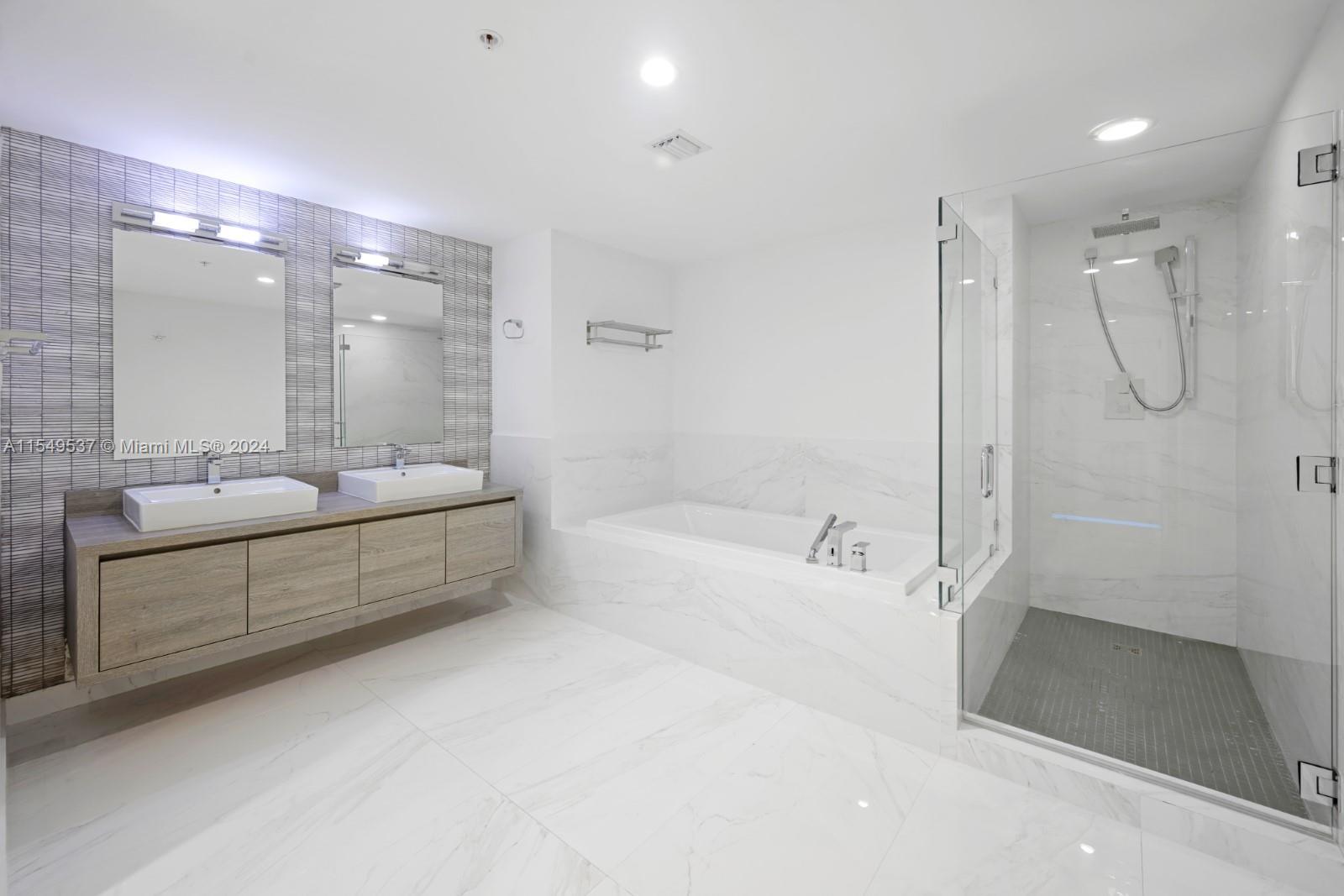 400 Sunny Isles Blvd 705, Sunny Isles Beach, Florida 33160, 3 Bedrooms Bedrooms, ,2 BathroomsBathrooms,Residentiallease,For Rent,400 Sunny Isles Blvd 705,A11549537