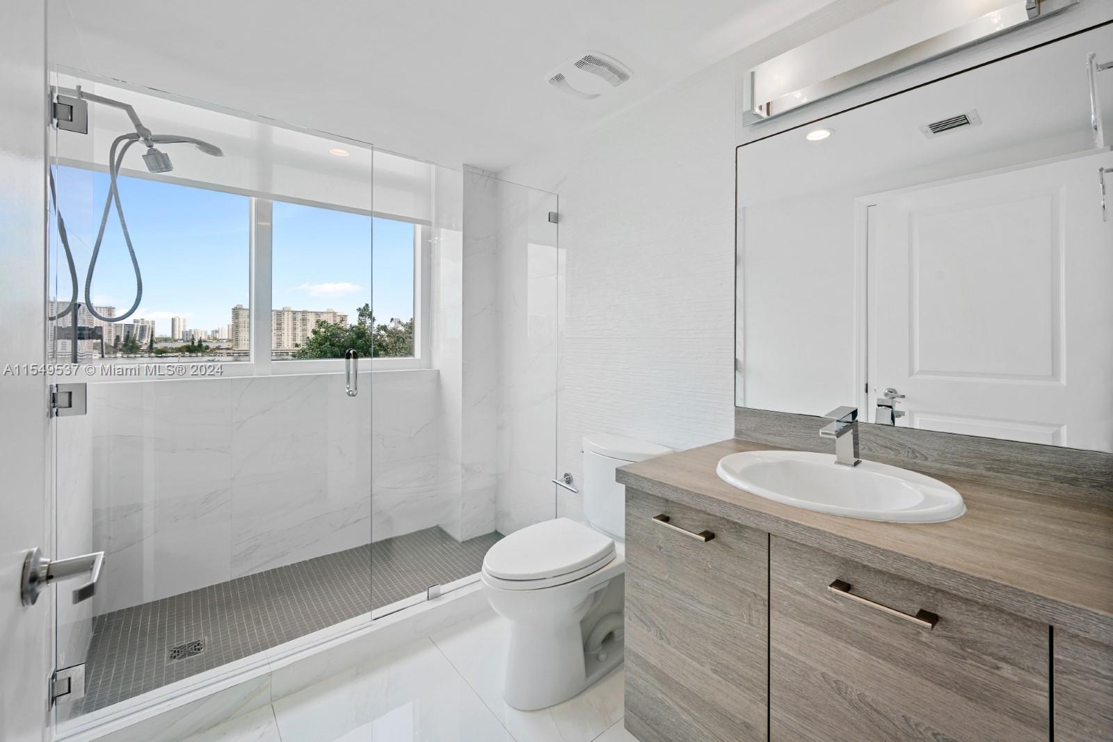 400 Sunny Isles Blvd 705, Sunny Isles Beach, Florida 33160, 3 Bedrooms Bedrooms, ,2 BathroomsBathrooms,Residentiallease,For Rent,400 Sunny Isles Blvd 705,A11549537