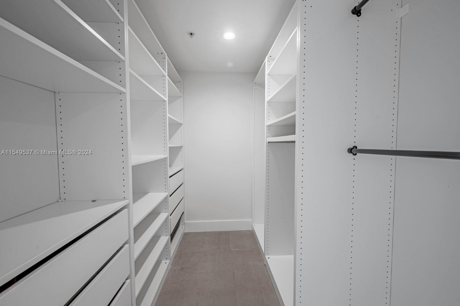 400 Sunny Isles Blvd 705, Sunny Isles Beach, Florida 33160, 3 Bedrooms Bedrooms, ,2 BathroomsBathrooms,Residentiallease,For Rent,400 Sunny Isles Blvd 705,A11549537