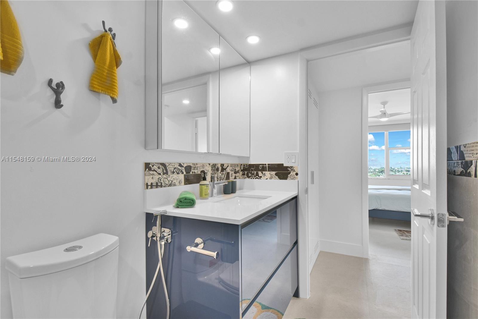 5600 Collins Ave 9L, Miami Beach, Florida 33140, 1 Bedroom Bedrooms, ,1 BathroomBathrooms,Residentiallease,For Rent,5600 Collins Ave 9L,A11548159